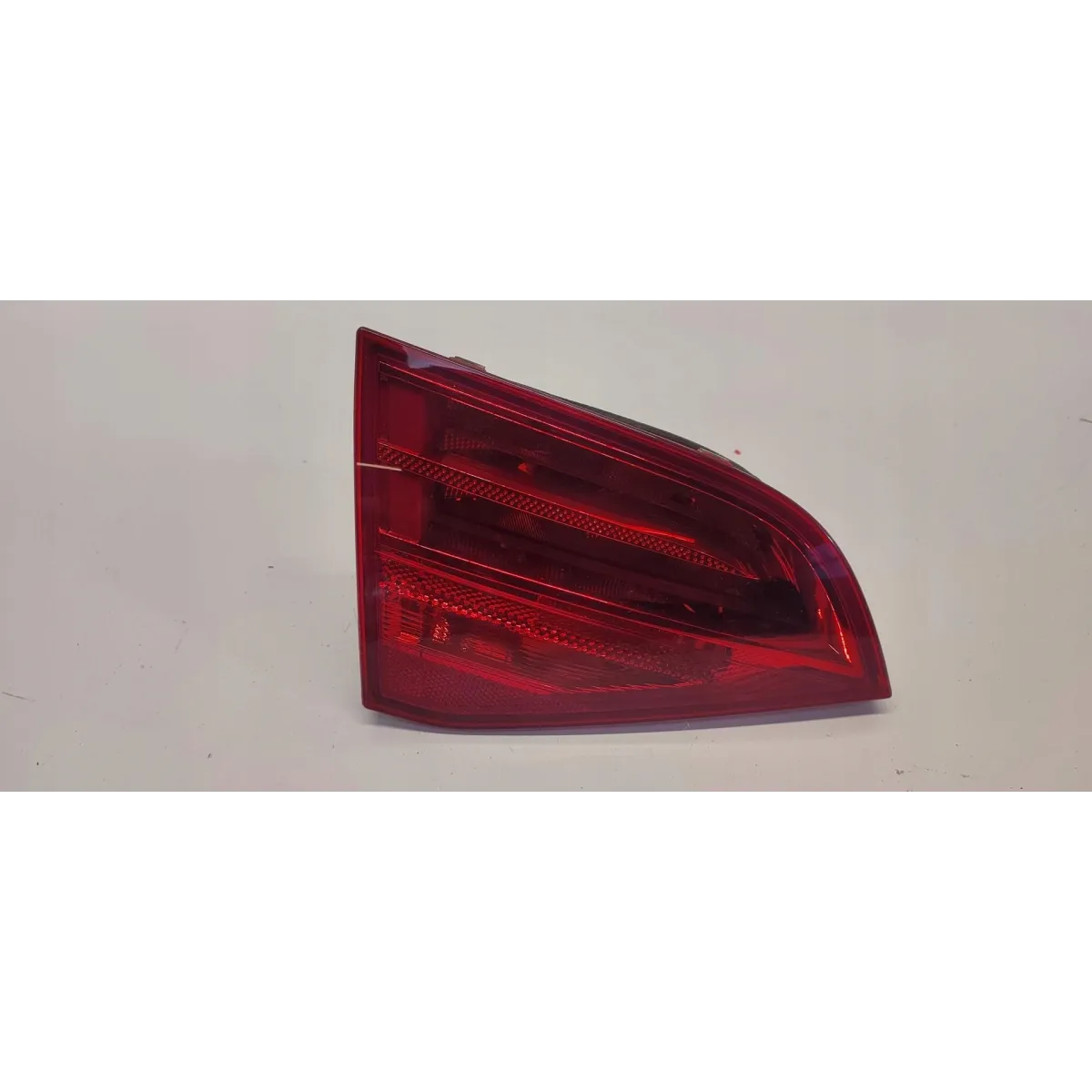 AUDI A4 B8 LAMPA LEWY TYŁ AVANT 8K9945093