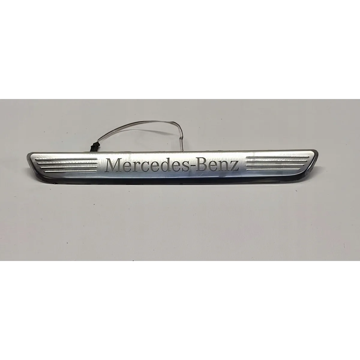 MERCEDES W205 LISTWA PROGOWA PRAWY PRZÓD A2056800735