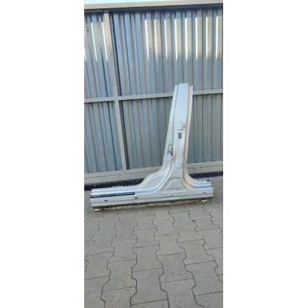 VOLVO XC70 SŁUPEK LEWY 711