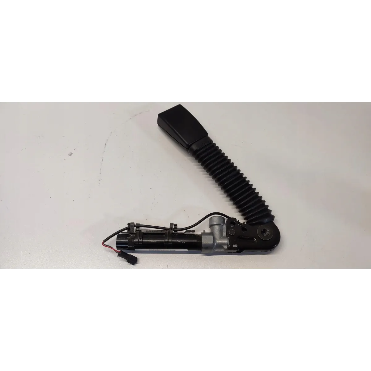 BMW F20 NAPINACZ PASA 6157964