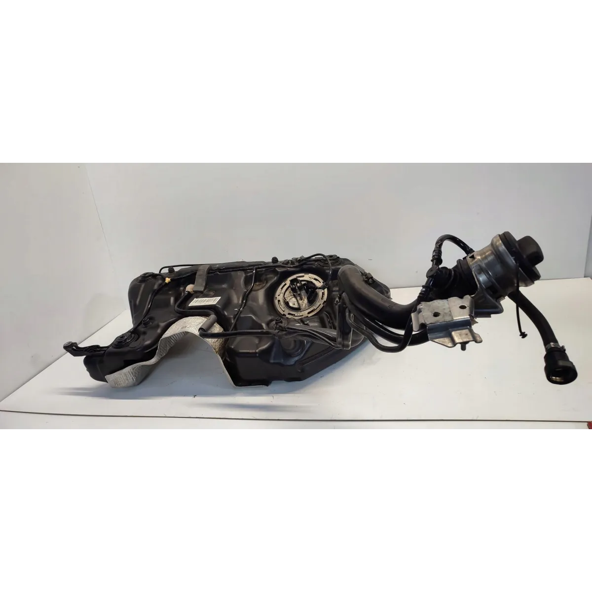 MERCEDES W205 ZBIORNIK BAK PALIWA A2054700901 A2054701594