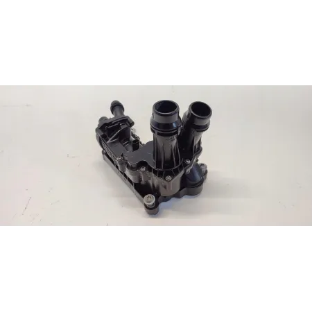SKODA SUPERB III OBUDOWA TERMOSTATU 05L121111Q
