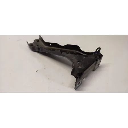 AUDI A3 8Y WSPORNIK BŁOTNIKA LEWY PRZÓD 8Y0821137