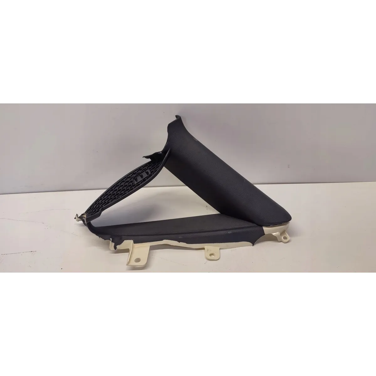 AUDI A7 4G OSŁONA SŁUPKA PRAWA 4G8867288