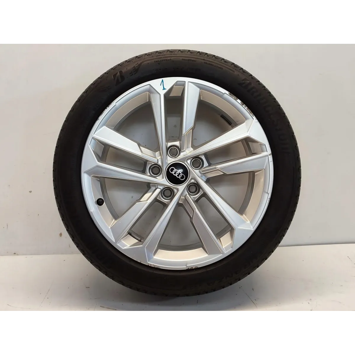 AUDI A3 8Y FELGA 17'' 8Y0601025E