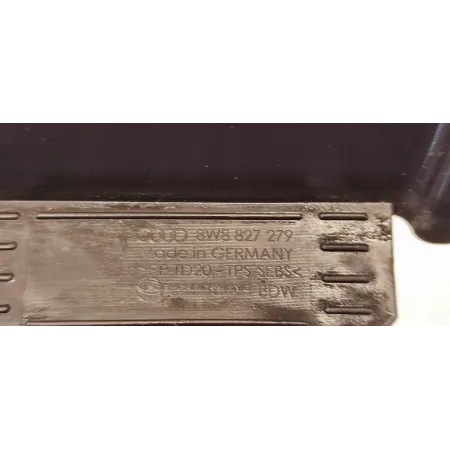 AUDI A5 8W OSŁONA ZAWIASU KLAPY LEWY TYŁ 8W8827279