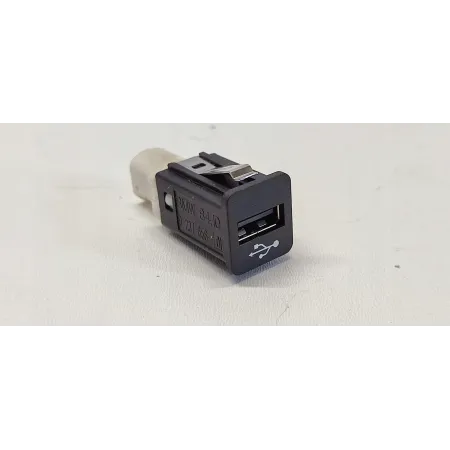 BMW F07 GT GNIAZDO PORT USB 9237656