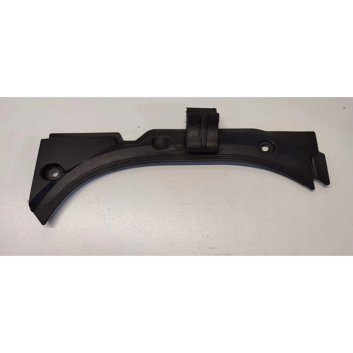 AUDI A8 D4 OSŁONA BŁOTNIKA LEWA 4H0823745C