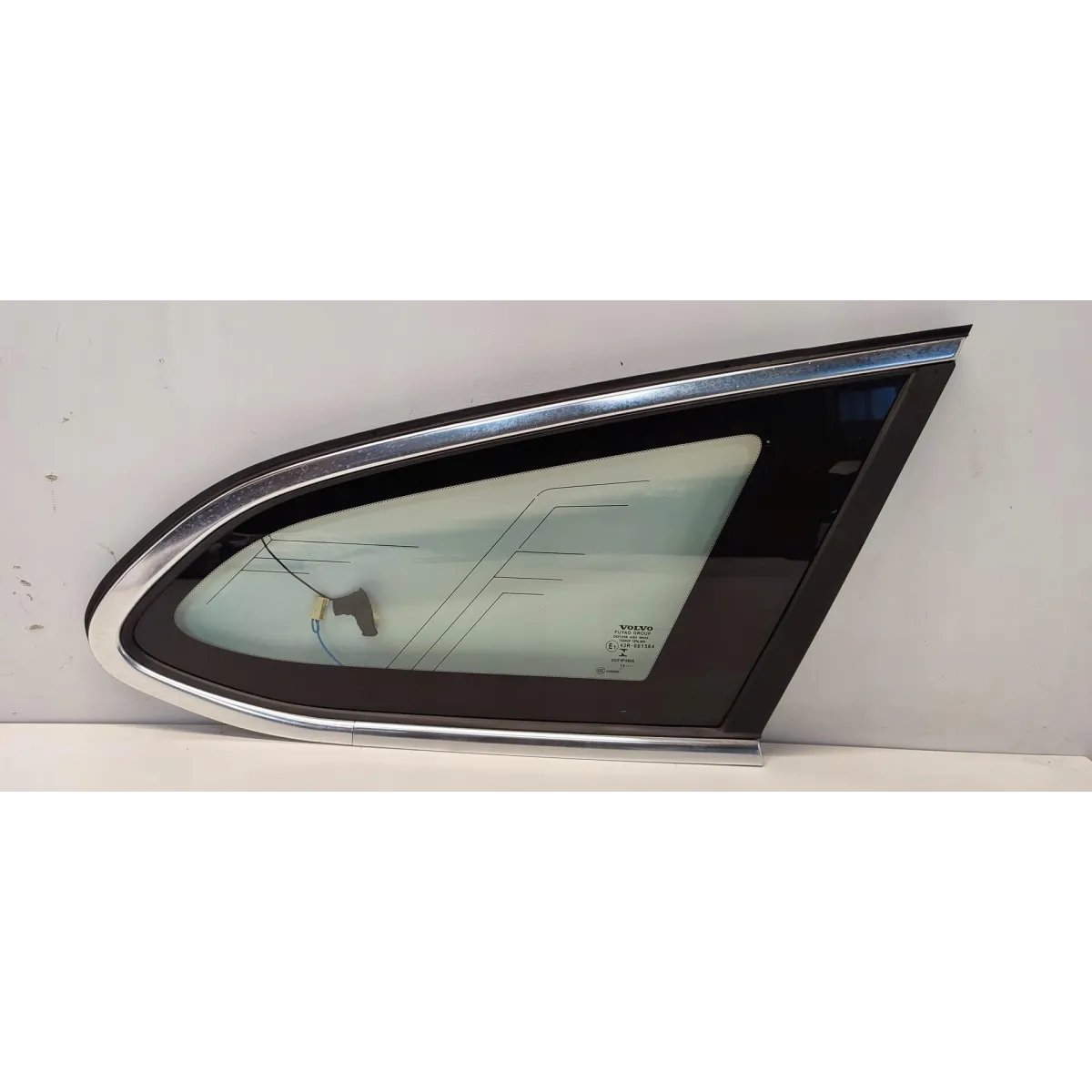 VOLVO V60 SZYBA PRAWY TYŁ 2015 31385429