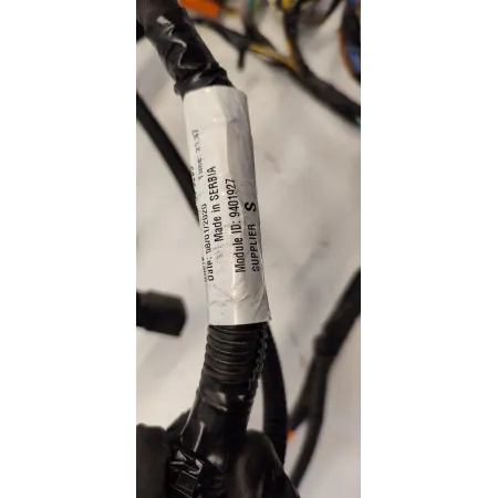 VOLVO V60 WIĄZKA KOMORY SILNIKA 2020