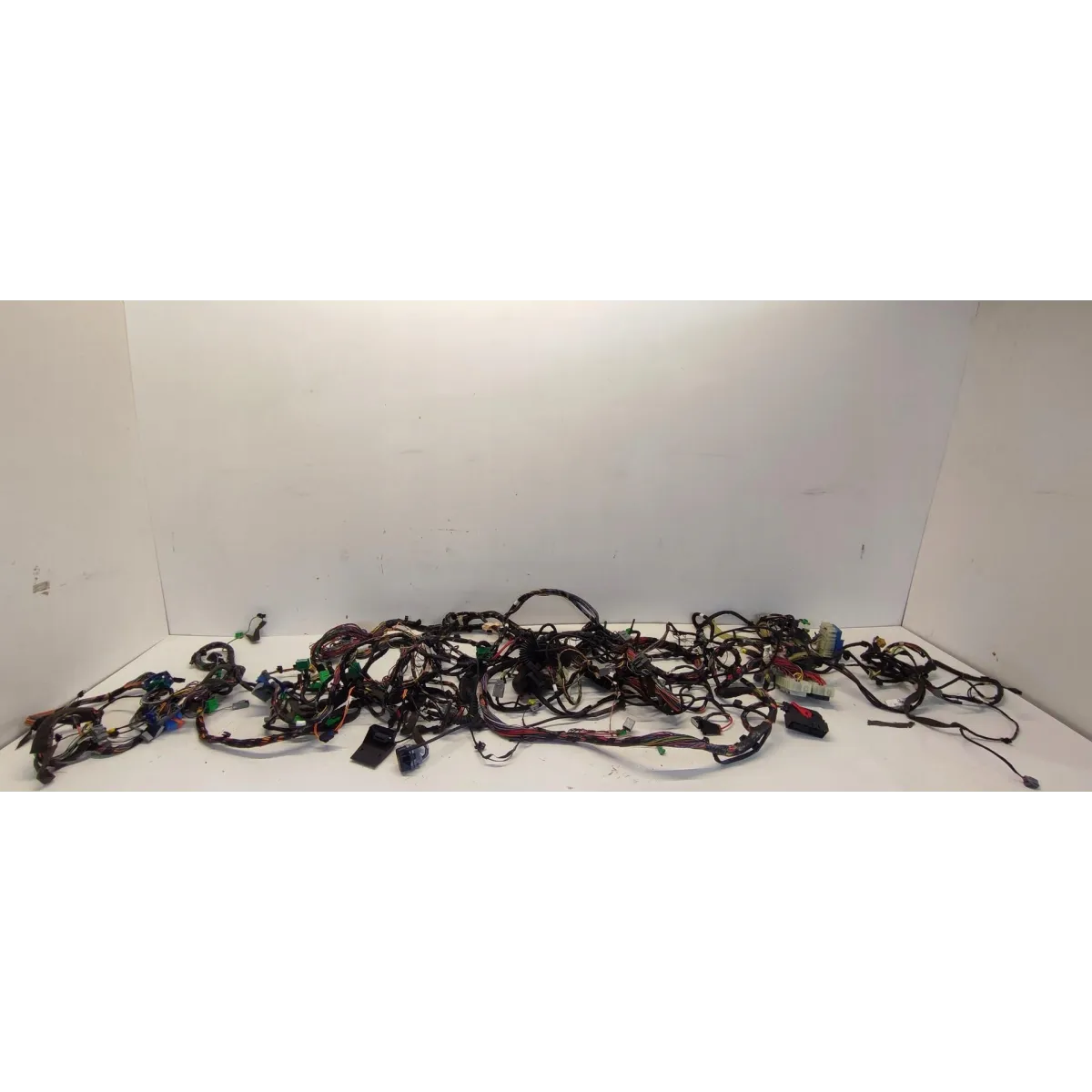 VOLVO V70 WIĄZKA KABINY 2009 RHD ANGLIK