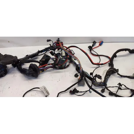 VOLVO V70 WIĄZKA KOMORY SILNIKA 2009