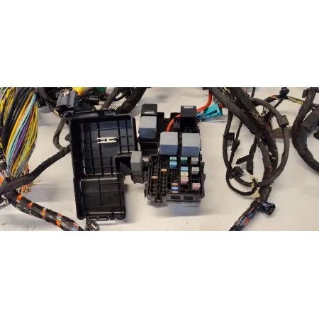 VOLVO V90 WIĄZKA KABINY 2019 RHD ANGLIK