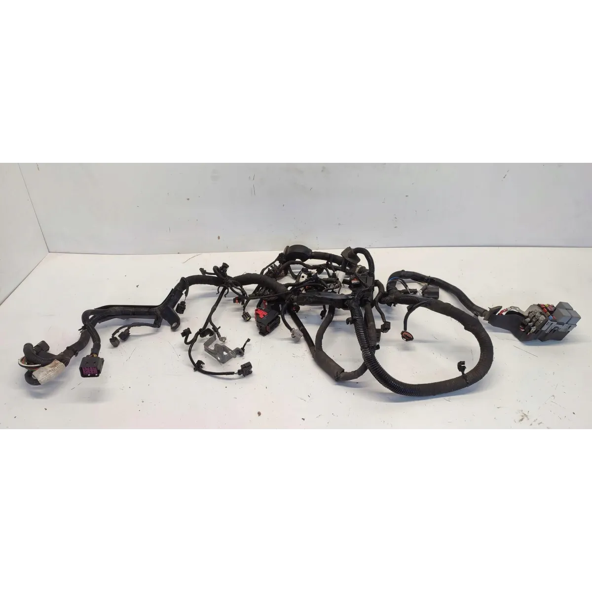 VOLVO XC70 WIĄZKA SILNIKA D5244TI5 31314844