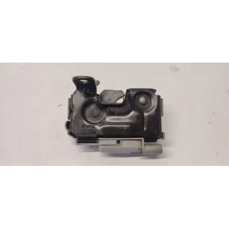 MERCEDES W205 ZAMEK MASKI A2048704458