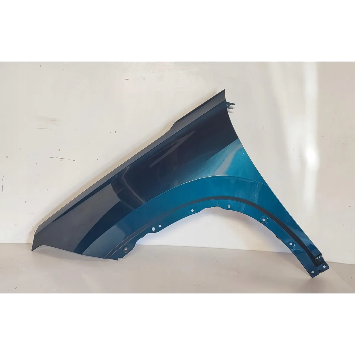 VW TAYRON BŁOTNIK LEWY PRZÓD 2025 LP5J 57N821021