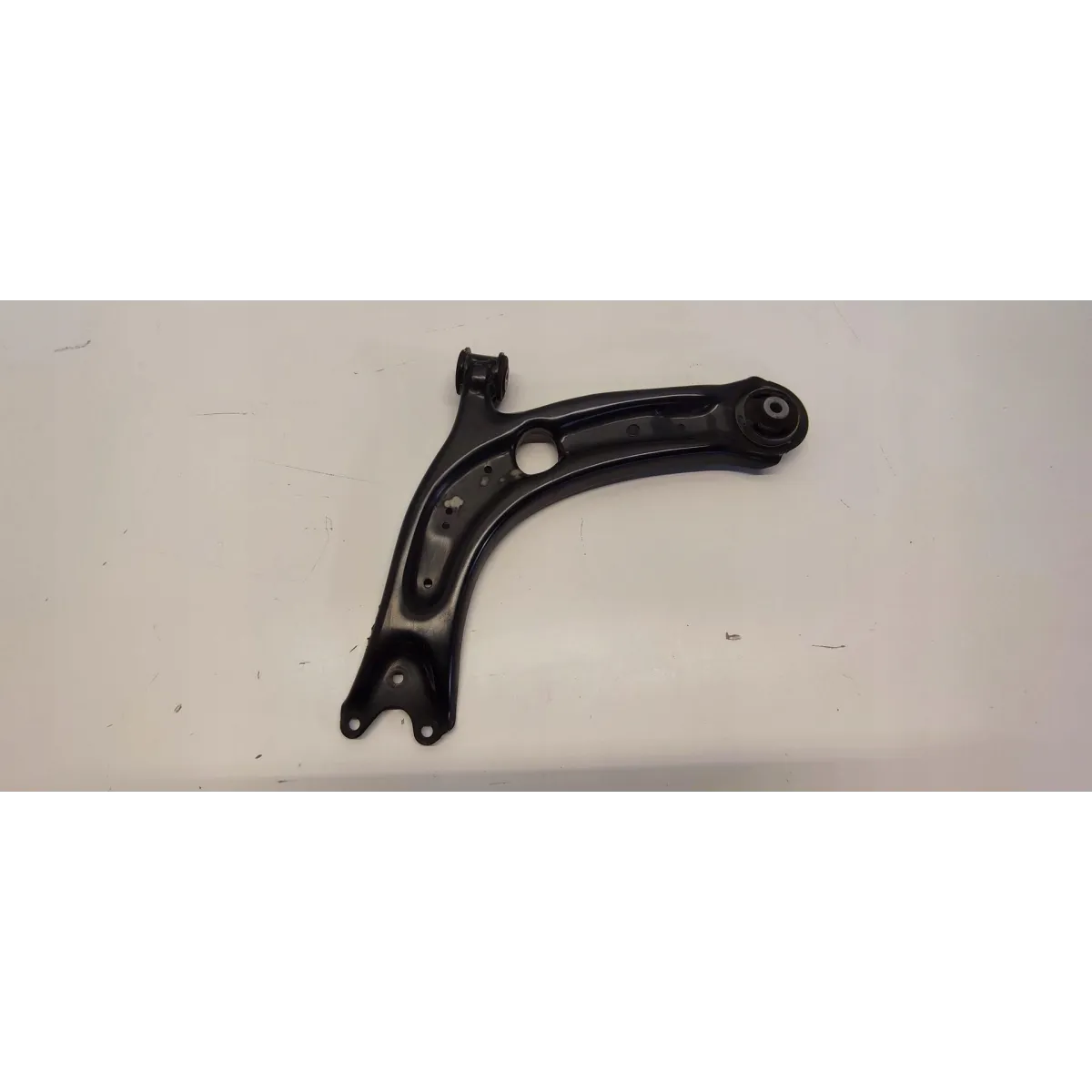 VW TAYRON WAHACZ LEWY PRZÓD 3Q0407151P 3Q0407153D