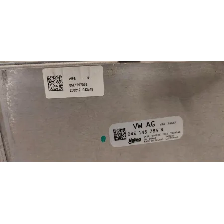 VW TAYRON CHŁODNICA INTERCOOLER 04E145785N