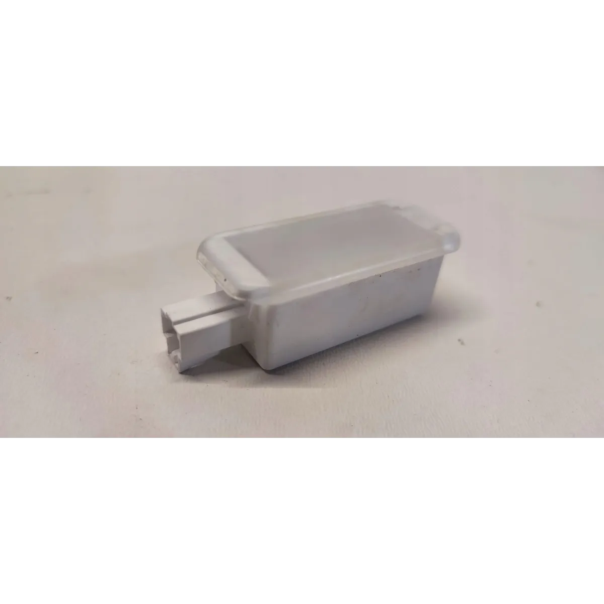 VW TAYRON LAMPKA KABINY 3G8947409 KTL