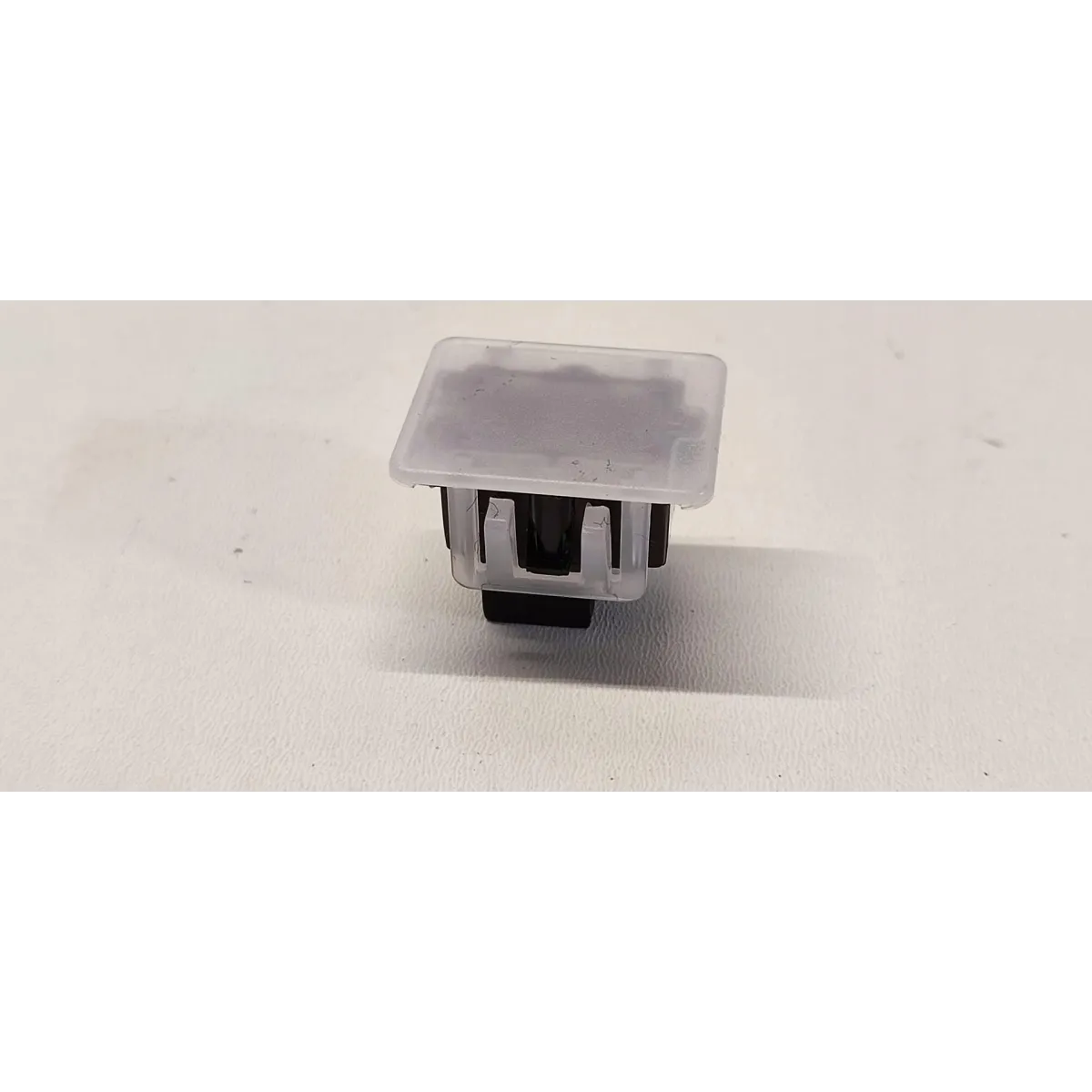 VW TAYRON LAMPKA KABINY 5H0919390J