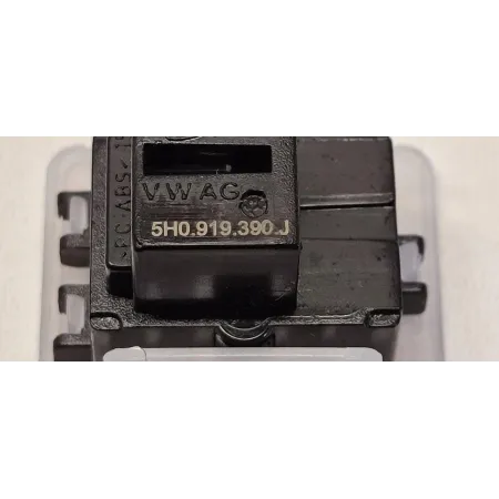 VW TAYRON LAMPKA KABINY 5H0919390J