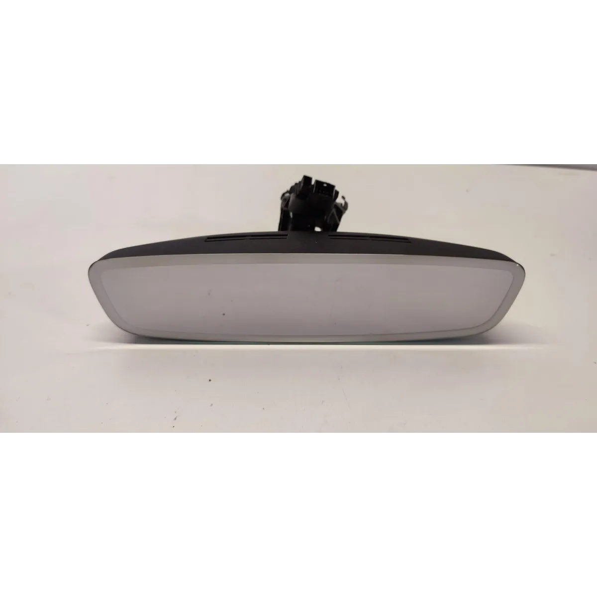 VW TAYRON LUSTERKO ŚRODKOWE 57L857334