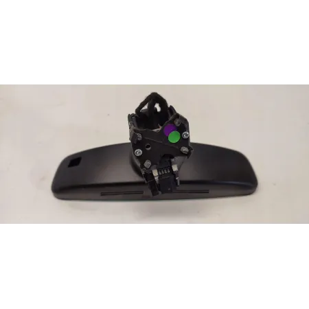 VW TAYRON LUSTERKO ŚRODKOWE 57L857334