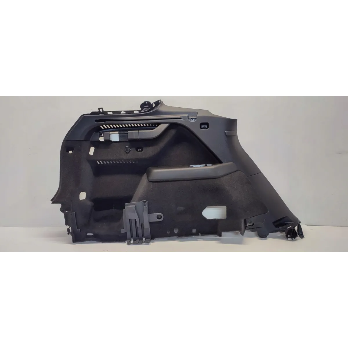 VW TAYRON BOCZEK BAGAŻNIKA LEWY 57L867033B