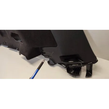 VW TAYRON BOCZEK BAGAŻNIKA LEWY 57L867033B