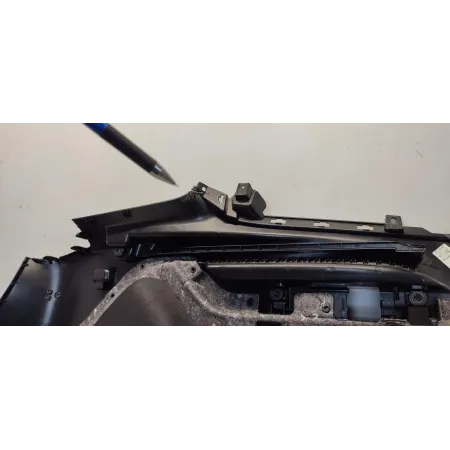 VW TAYRON BOCZEK BAGAŻNIKA LEWY 57L867033B