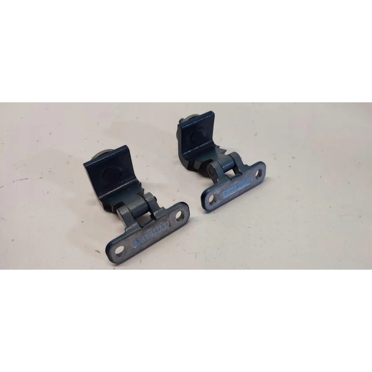 VW TAYRON ZAWIASY MASKI KOMPET LP5J 571827301