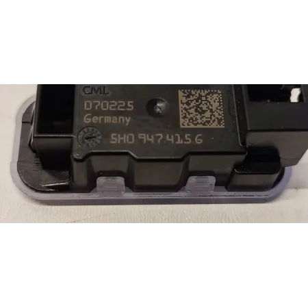 VW TAYRON LAMPKA KABINY 5H0947415G