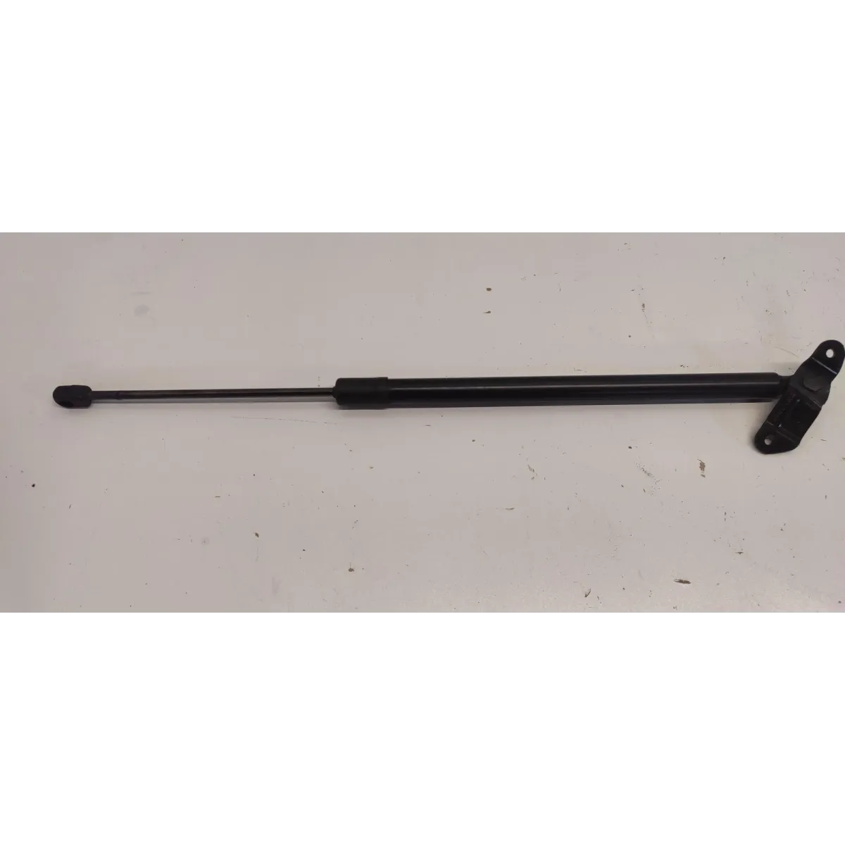 VW TIGUAN II SIŁOWNIK KLAPY BAGAŻNIKA LEWY 5NA827550B 5NA827435A