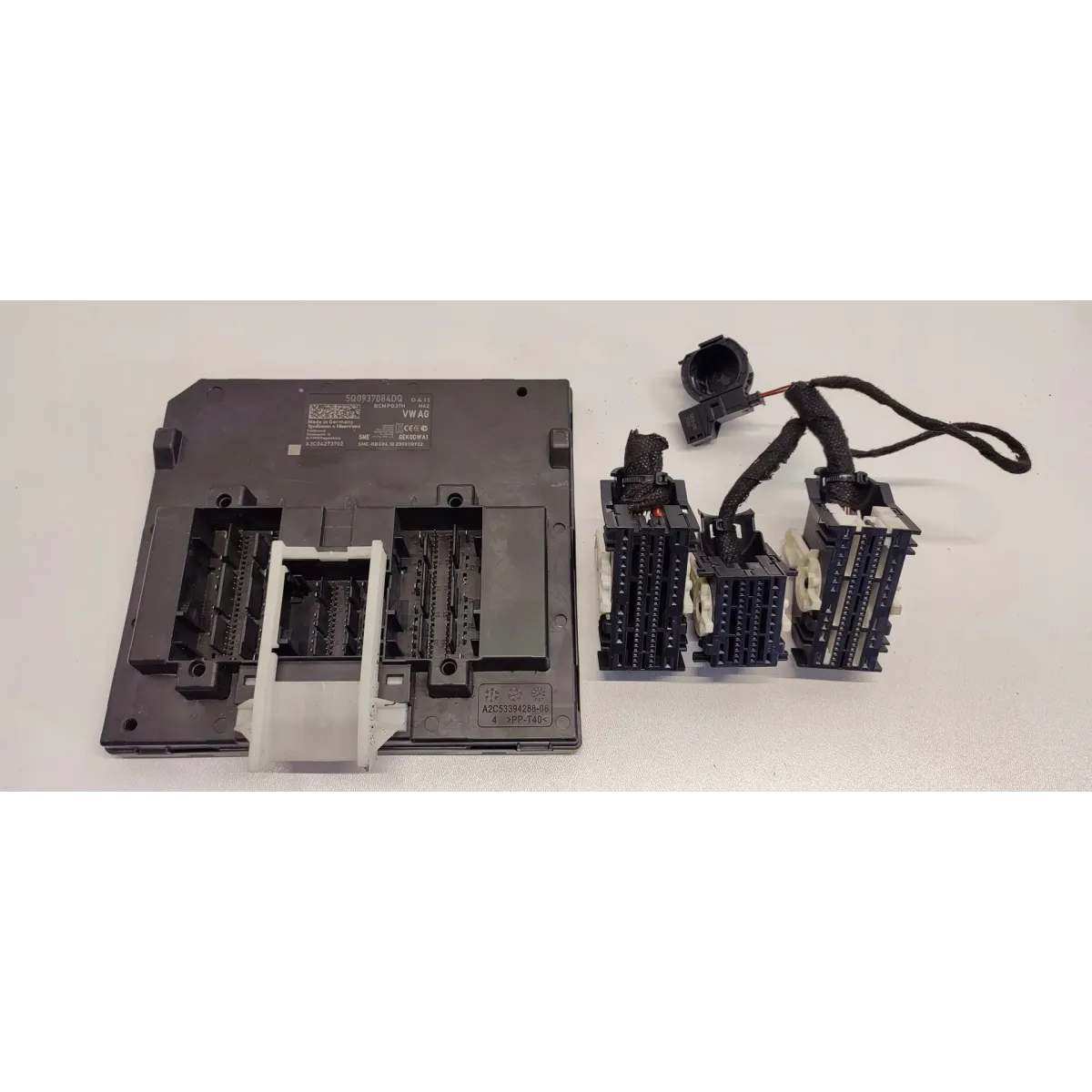 VW TIGUAN II MODUŁ KOMFORTU 5Q0937084DQ