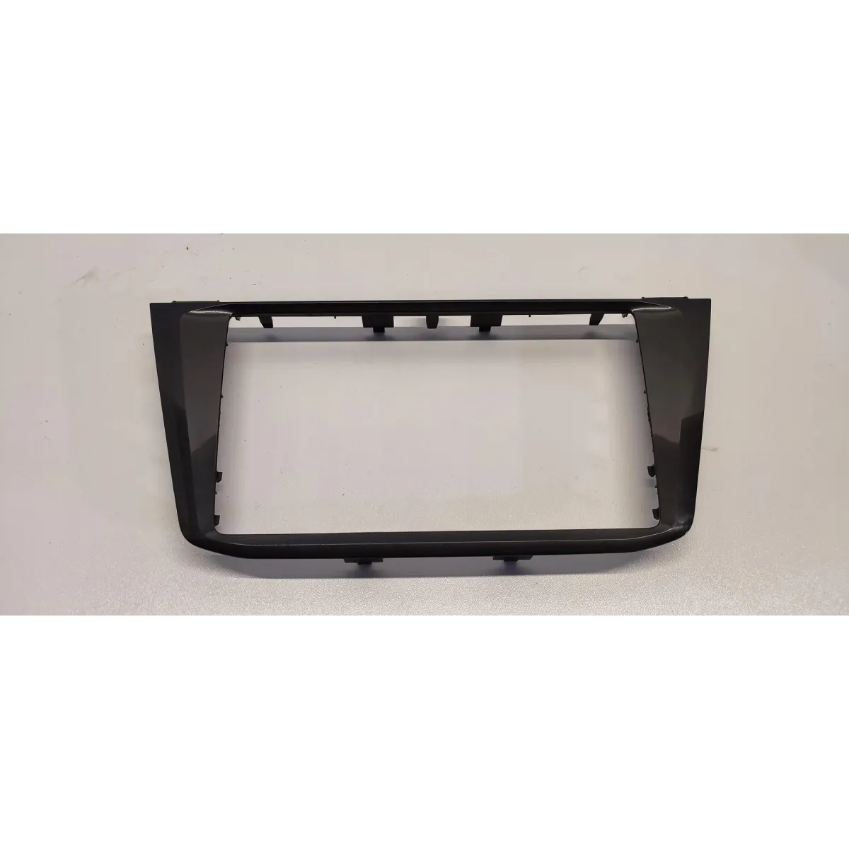 VW TIGUAN II RAMKA RADIA NAWIGACJI 5NA858071D