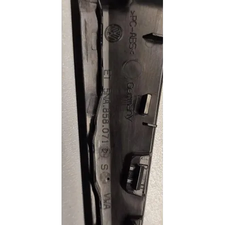 VW TIGUAN II RAMKA RADIA NAWIGACJI 5NA858071D