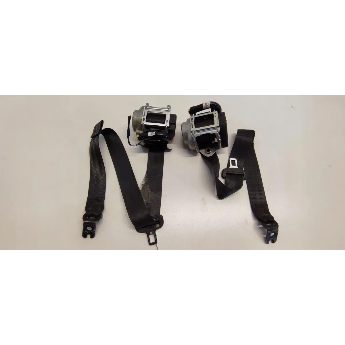 VW TIGUAN II PASY BEZPIECZEŃSTWA PRZÓD KOMPLET 5NA857805D 5NA857806D