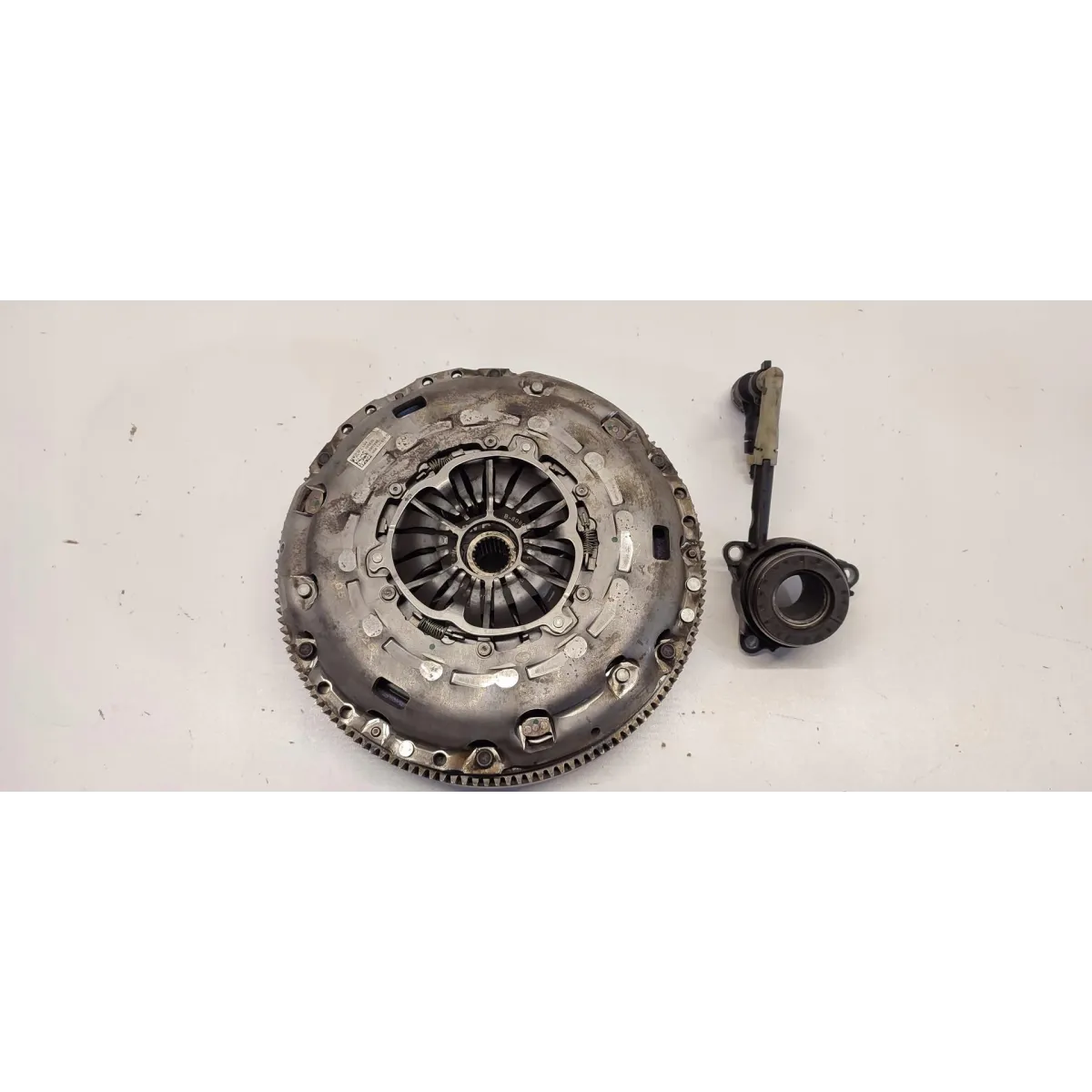 VW TIGUAN II KOŁO DWUMASOWE WYSPRZĘGLIK 05E141015C 0A5141671S