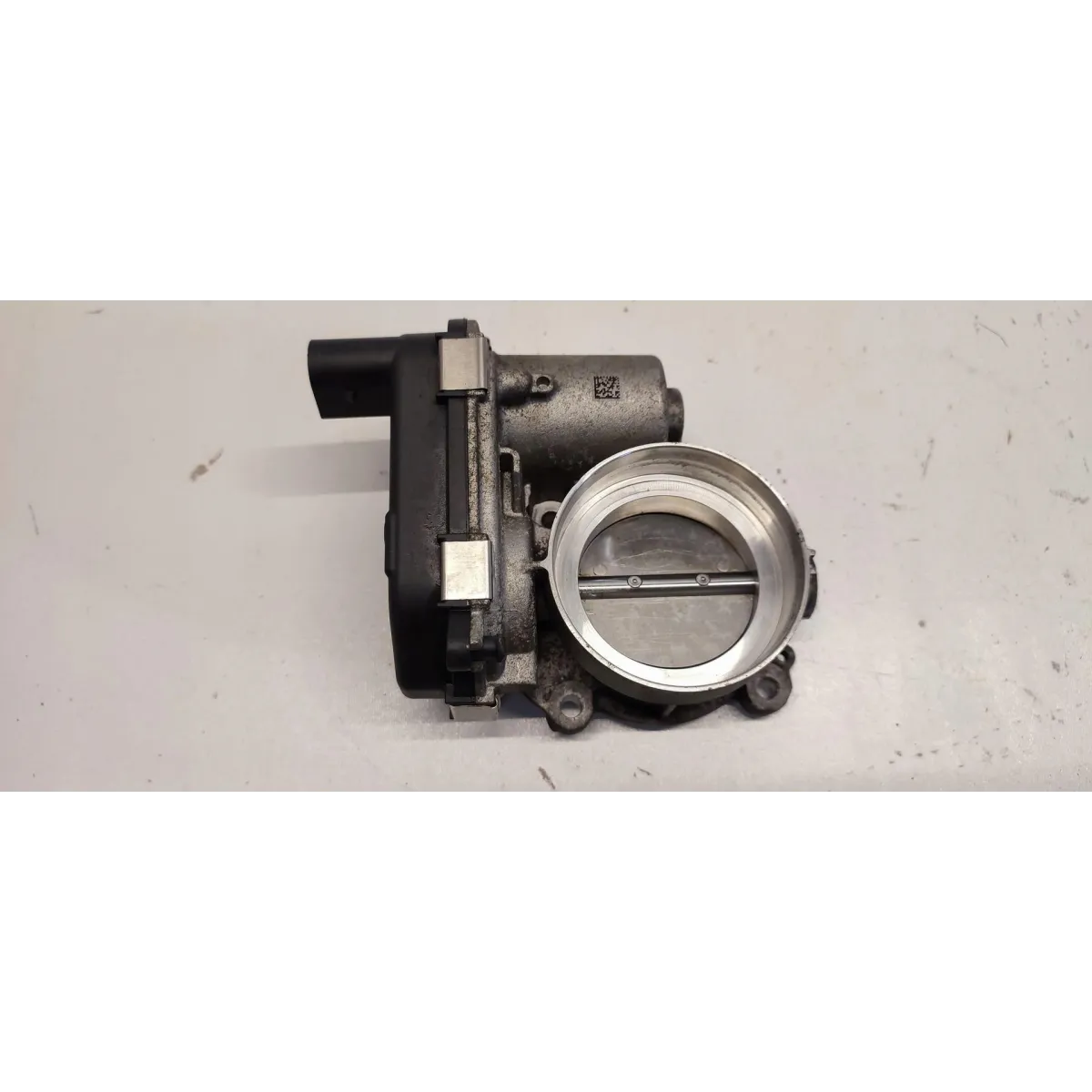 VW TIGUAN II PRZEPUSTNICA 1.5 TSI 04E133062T