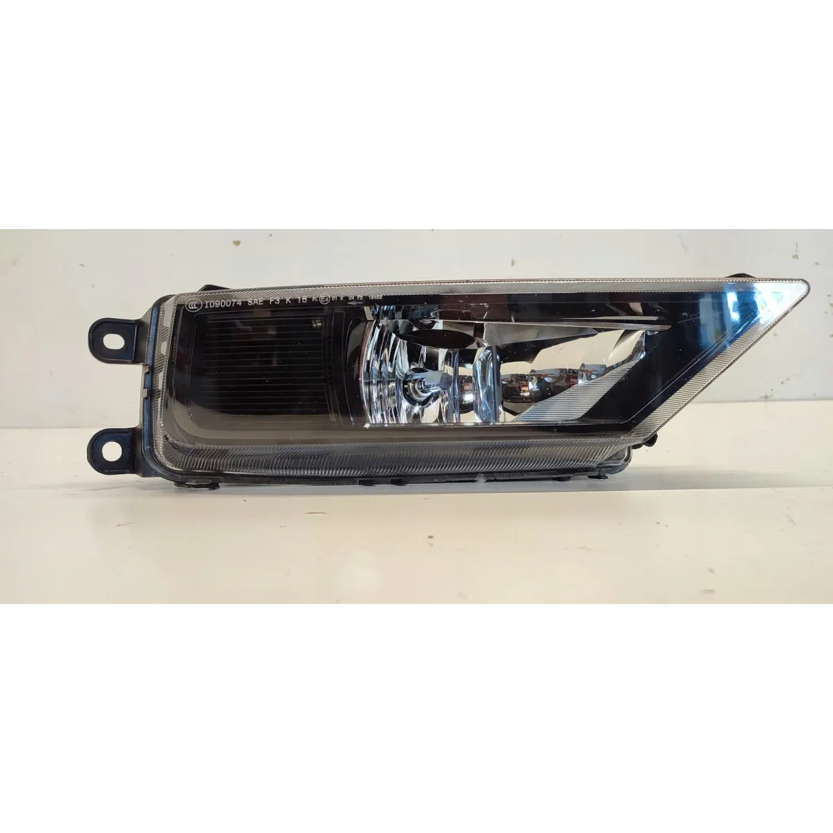 VW TIGUAN II HALOGEN PRAWY 5NA941700B