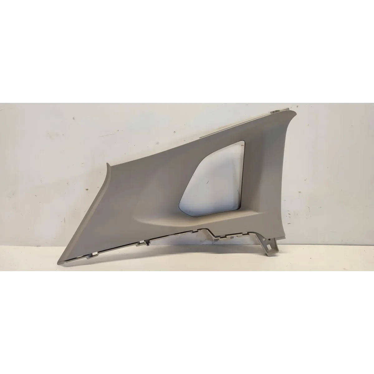 VW TIGUAN II OSŁONA SŁUPKA LEWA 5NA867287A