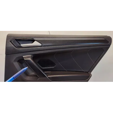 VW TIGUAN II TAPICERKA BOCZKA DRZWI PRAWY TYŁ 5NA867212S