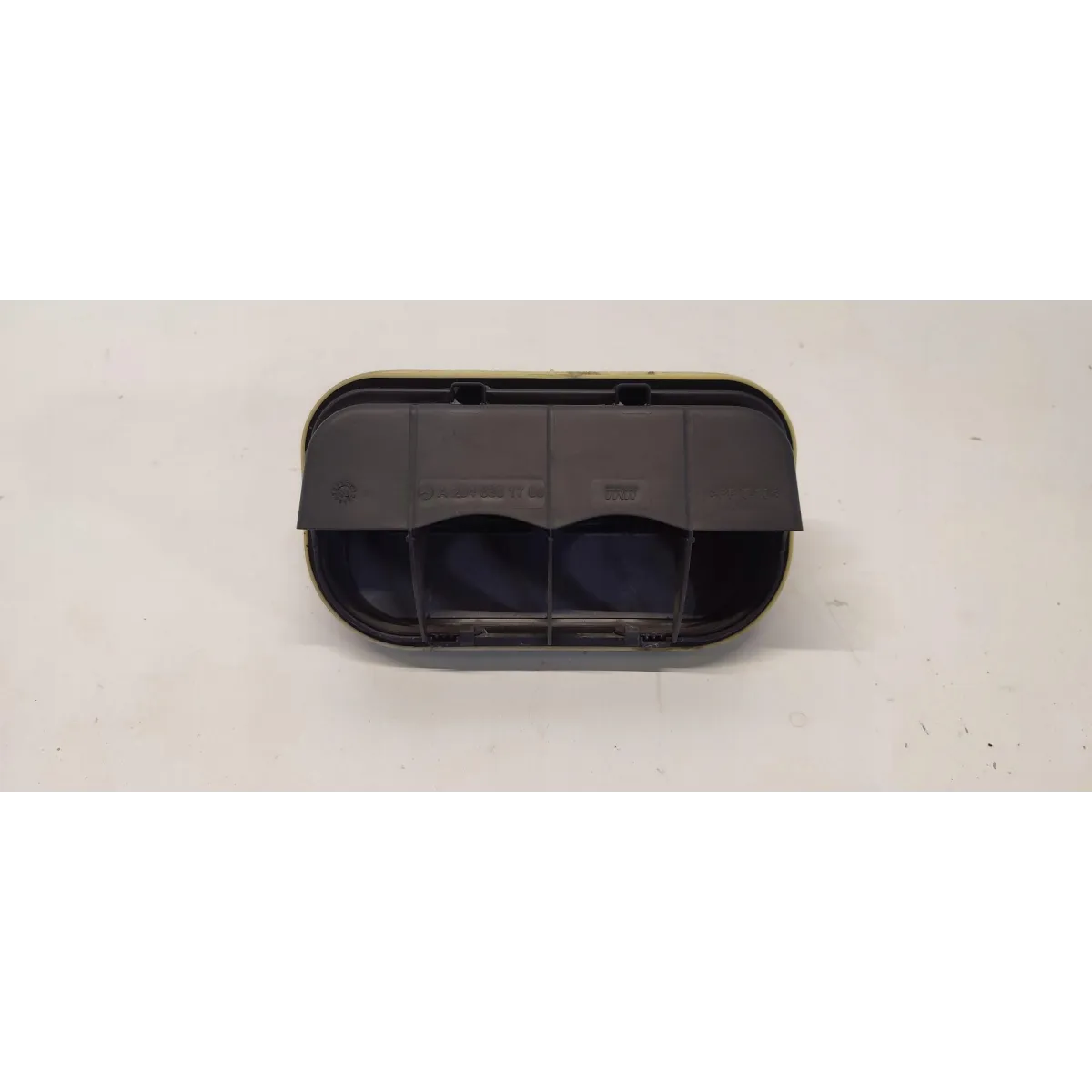 MERCEDES GLC W253 X253 KRATKA BAGAŻNIKA PRAWA A2048301700