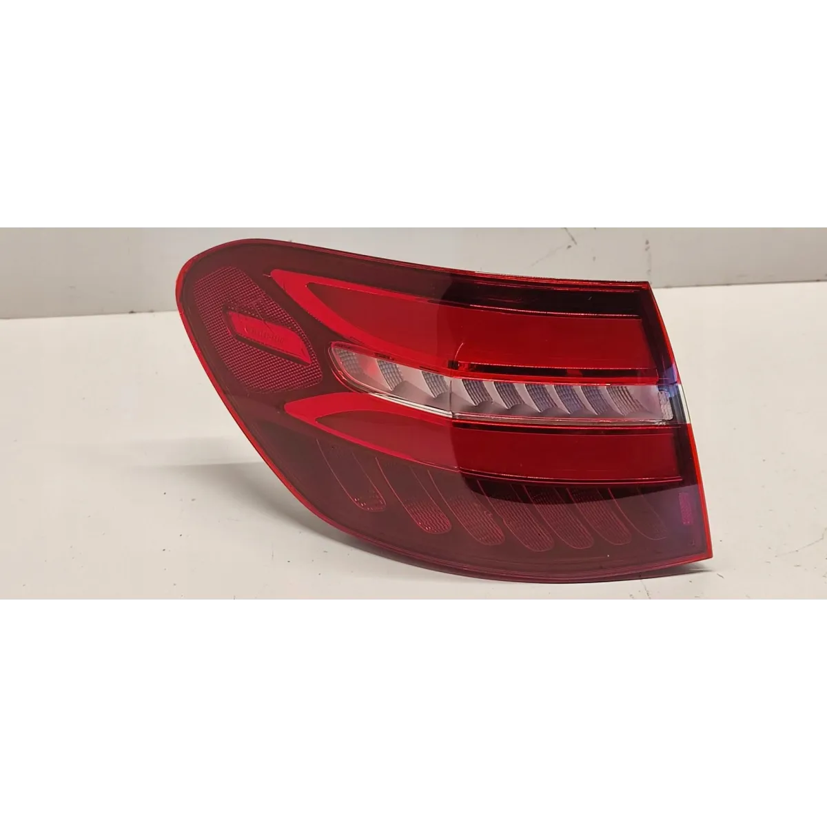 MERCEDES GLC W253 X253 LAMPA LEWY TYŁ A2539060900