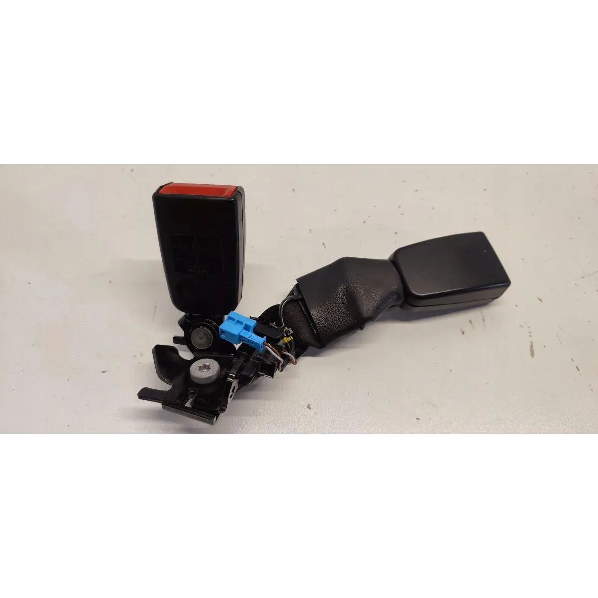 MERCEDES GLC W253 X253 ZAPINKA PASA TYŁ A2058600469 KTL