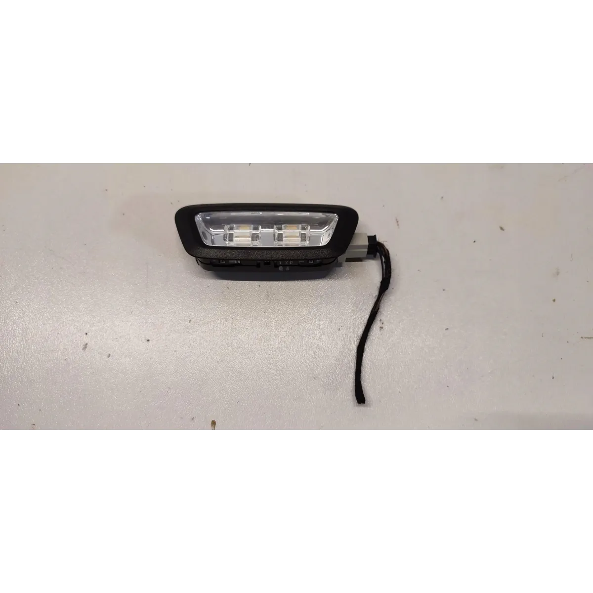 MERCEDES GLC W253 X253 LAMPKA KABINY A0009064401