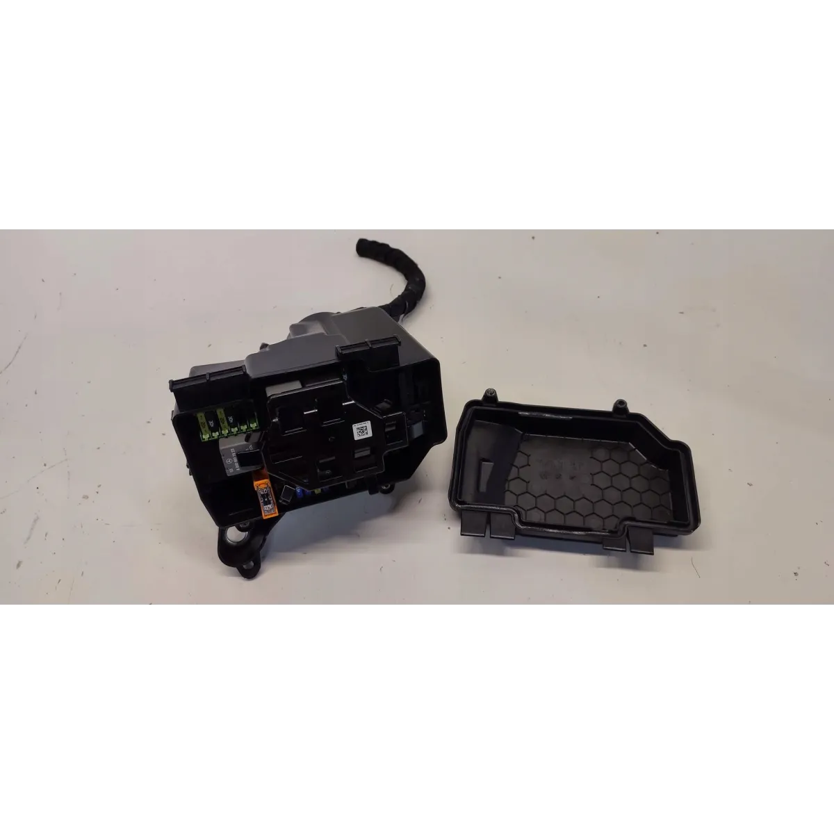 MERCEDES GLC W253 X253 SKRZYNKA BEZPIECZNIKÓW A2055402428