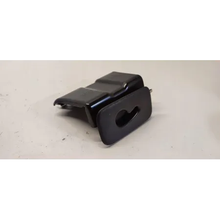 MERCEDES GLC W253 X253 UCHWYT BAGAŻNIKA PRAWY A2538100214