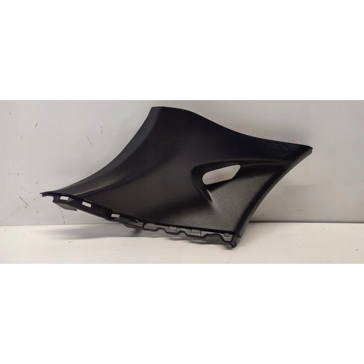 MAZDA 2 TOYOTA YARIS IV OSŁONA SŁUPKA LEWY TYŁ 62472-K0020