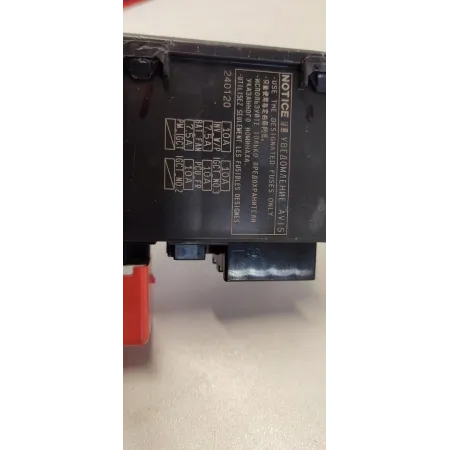 MAZDA 2 TOYOTA YARIS IV SKRZYNKA BEZPECZNIKÓW 90987-02031